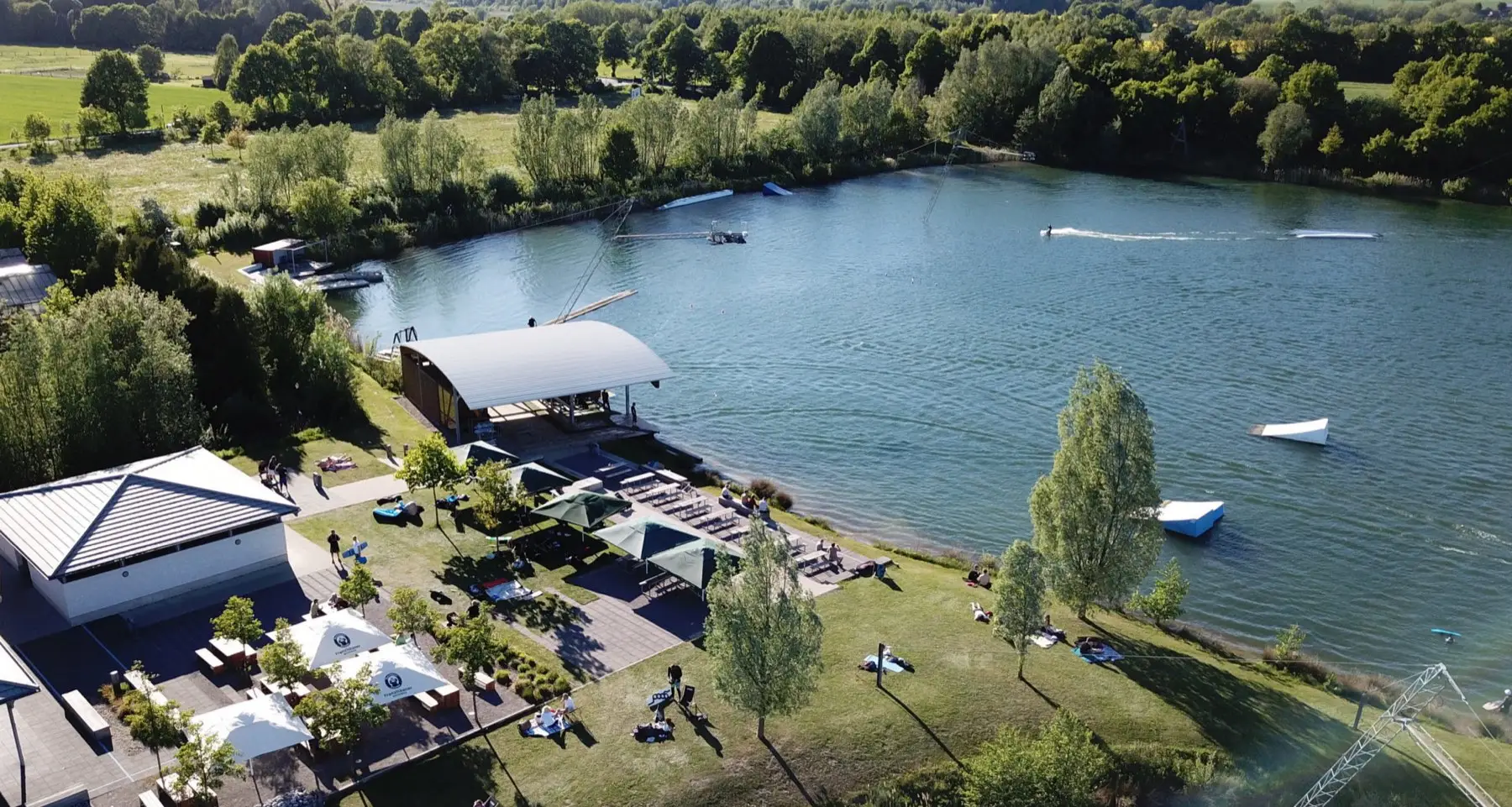 Luftaufnahme der Wasserski-Seilbahnanlage Hamm